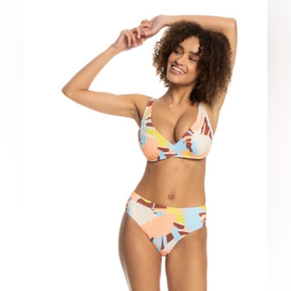 Roxy Floradelic bikini (M top L bottom) - Picture 2 of 6